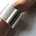 BANDO Armband Leder Weiss_Struktur_1852